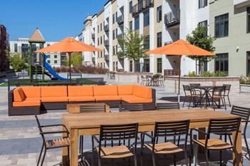 Outdoor dinning area with firepit